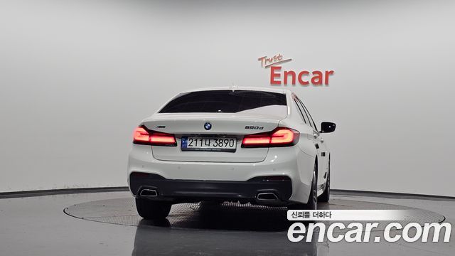 BMW 5-Series 2018 — photo 4
