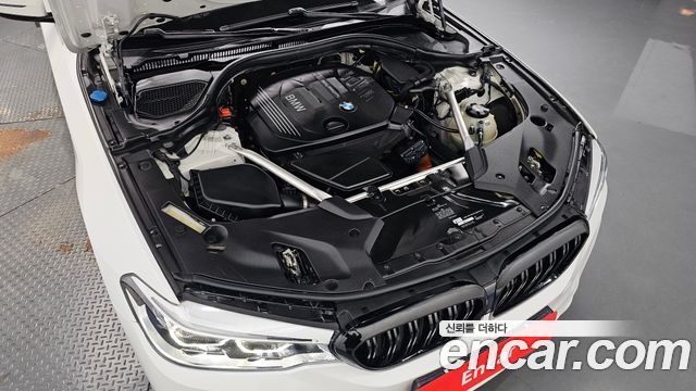BMW 5-Series 2018 — photo 6