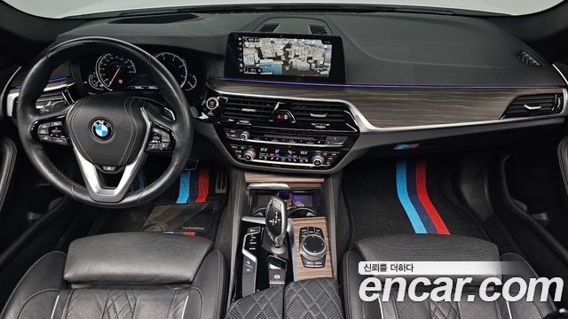 BMW 5-Series 2018 — photo 10
