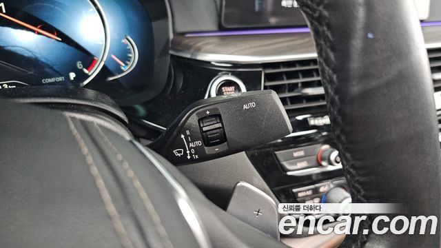 BMW 5-Series 2018 — photo 22