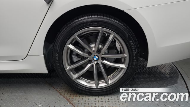 BMW 5-Series 2018 — photo 7