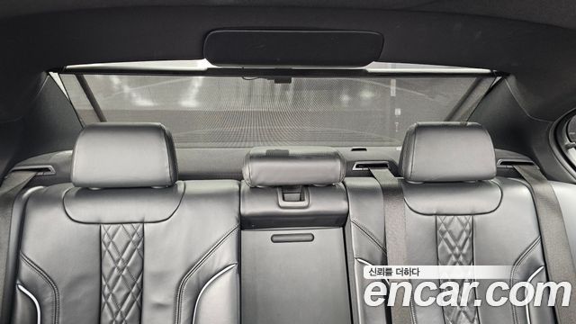 BMW 5-Series 2018 — photo 31