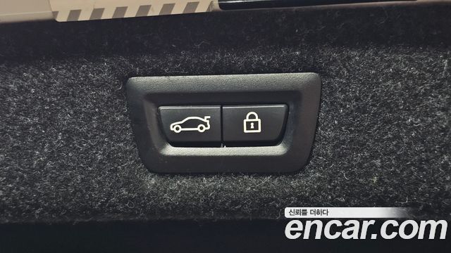 BMW 5-Series 2018 — photo 35
