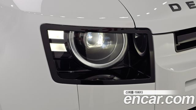 Land Rover Defender 2026 — photo 17
