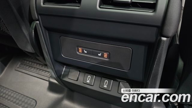 Land Rover Defender 2026 — photo 18