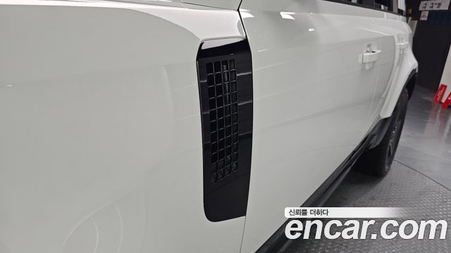 Land Rover Defender 2026 — photo 20