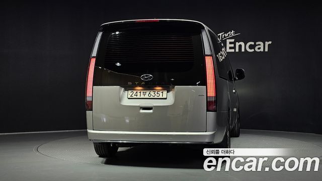 Hyundai Staria 2023 — photo 4