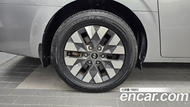 Hyundai Staria 2023 — photo 5