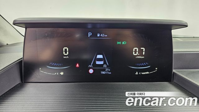 Hyundai Staria 2023 — photo 8