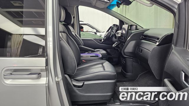Hyundai Staria 2023 — photo 11