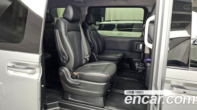 Hyundai Staria 2023 — photo 12