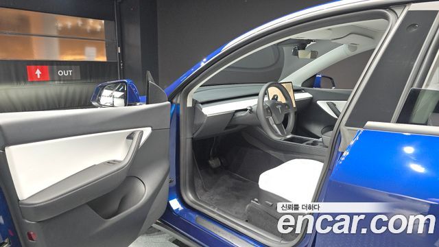 Tesla Model Y 2022 — photo 13