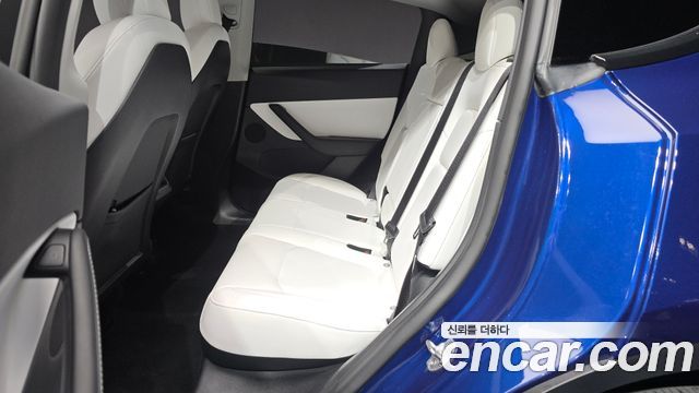 Tesla Model Y 2022 — photo 18