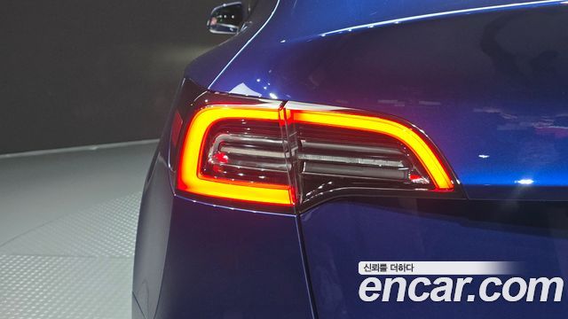 Tesla Model Y 2022 — photo 9