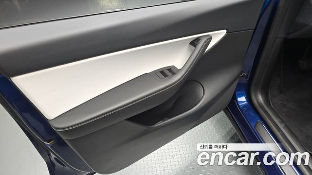 Tesla Model Y 2022 — photo 14