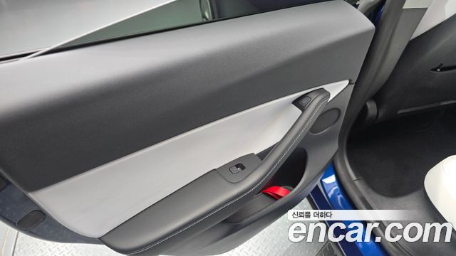 Tesla Model Y 2022 — photo 15