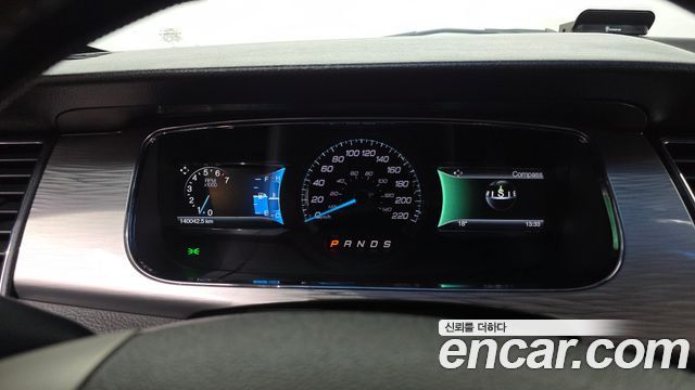 Ford Taurus 2015 — photo 8