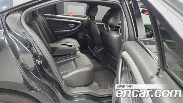 Ford Taurus 2015 — photo 12