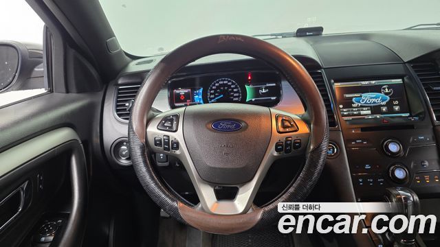 Ford Taurus 2015 — photo 13