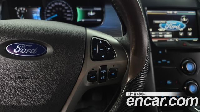 Ford Taurus 2015 — photo 18