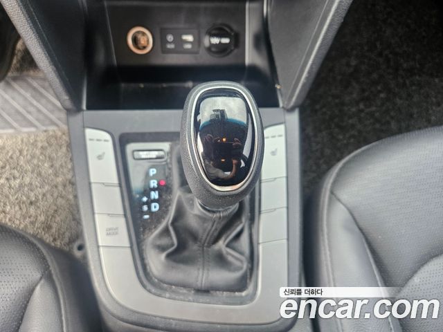 Hyundai AVANTE 2020 — photo 11