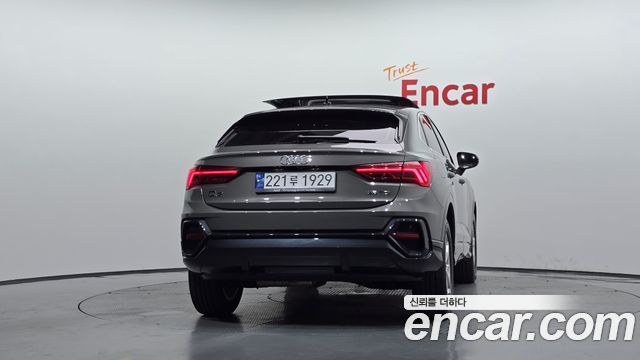 Audi Q3 2022 — photo 4