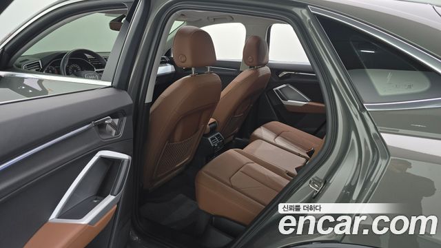 Audi Q3 2022 — photo 18