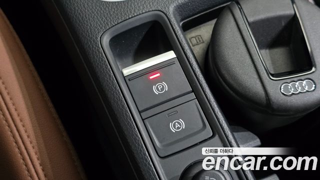 Audi Q3 2022 — photo 28