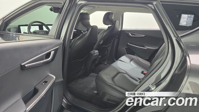 Kia EV6 2022 — photo 18