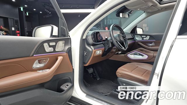 Mercedes-Benz GLE-Class 2023 — photo 13
