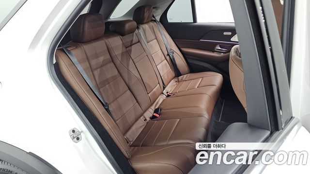 Mercedes-Benz GLE-Class 2023 — photo 17