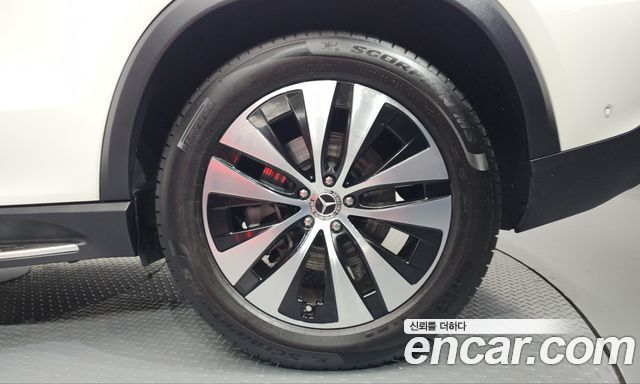 Mercedes-Benz GLE-Class 2023 — photo 7