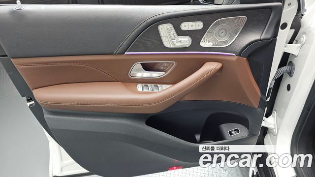 Mercedes-Benz GLE-Class 2023 — photo 14