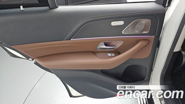 Mercedes-Benz GLE-Class 2023 — photo 15