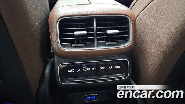 Mercedes-Benz GLE-Class 2023 — photo 34