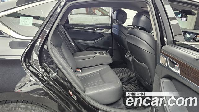 Genesis G80 2018 — photo 17