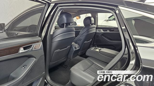 Genesis G80 2018 — photo 18