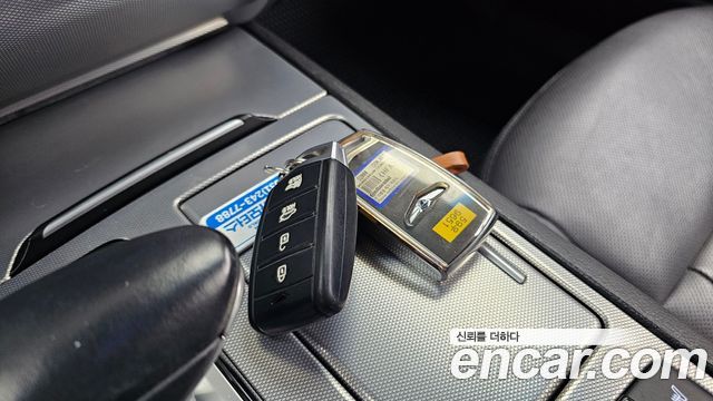 Genesis G80 2018 — photo 22