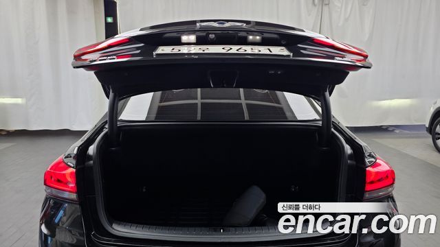 Genesis G80 2018 — photo 24
