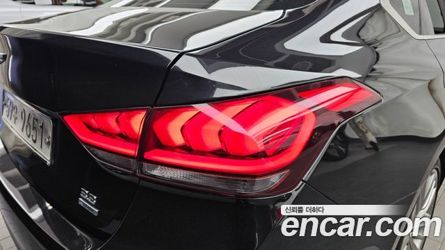 Genesis G80 2018 — photo 9