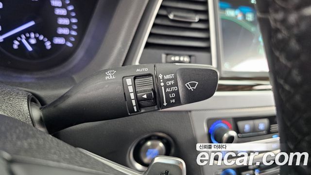Genesis G80 2018 — photo 30