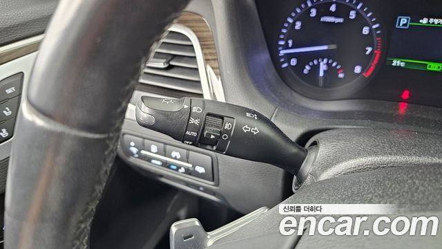 Genesis G80 2018 — photo 32