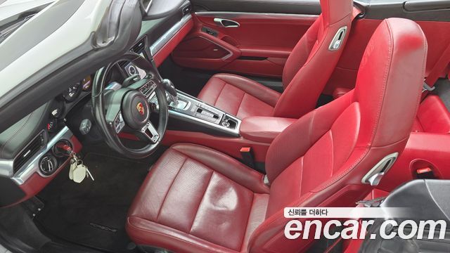 Porsche 911 2018 — photo 10
