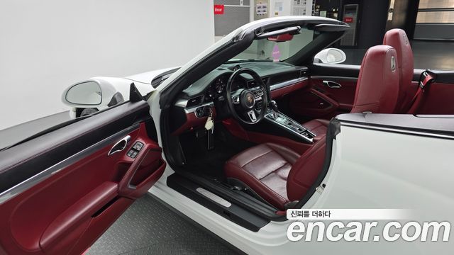 Porsche 911 2018 — photo 13