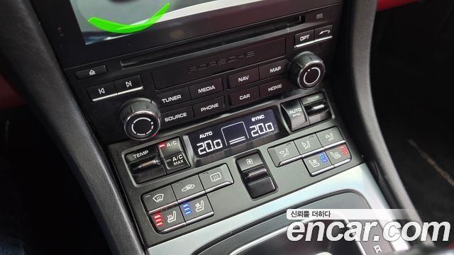 Porsche 911 2018 — photo 21