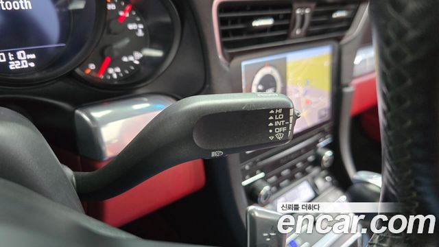 Porsche 911 2018 — photo 26