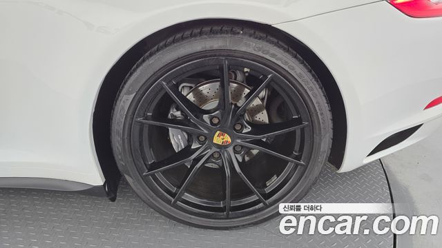 Porsche 911 2018 — photo 7