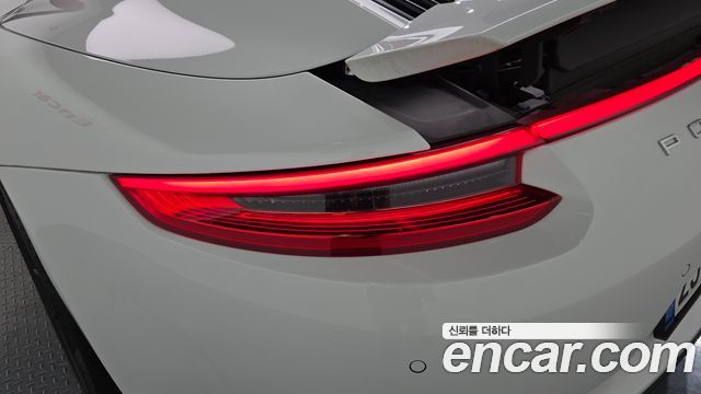 Porsche 911 2018 — photo 9