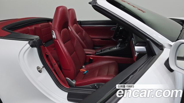 Porsche 911 2018 — photo 16