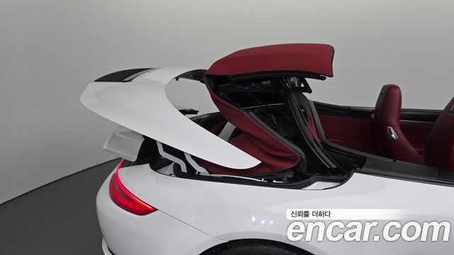 Porsche 911 2018 — photo 30